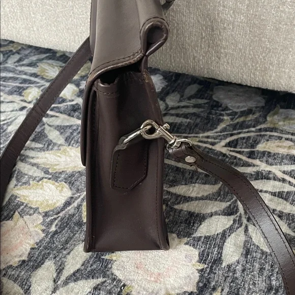 Brown Leather Bag Crossbody Top Handle Silver Accents Like New Flap Turn lock - Picture 4 of 15